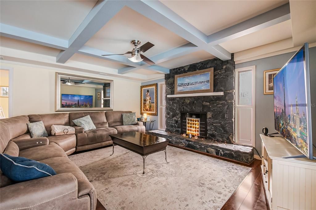 For Sale: $469,995 (4 beds, 2 baths, 1871 Square Feet)