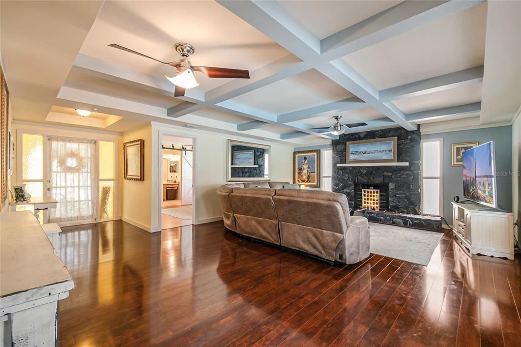 For Sale: $469,995 (4 beds, 2 baths, 1871 Square Feet)