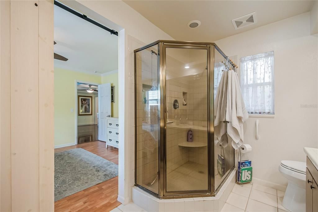 For Sale: $469,995 (4 beds, 2 baths, 1871 Square Feet)