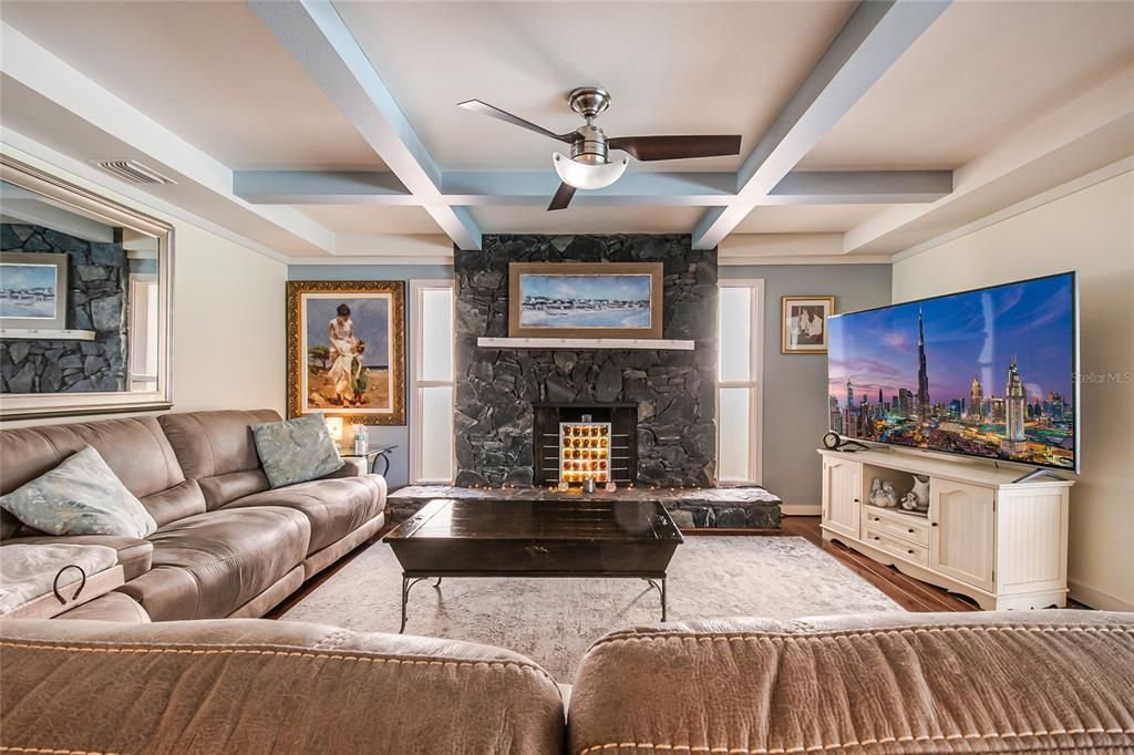 For Sale: $469,995 (4 beds, 2 baths, 1871 Square Feet)