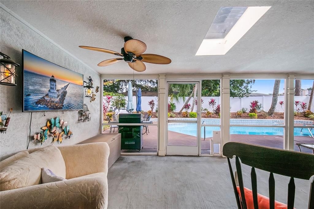 For Sale: $469,995 (4 beds, 2 baths, 1871 Square Feet)