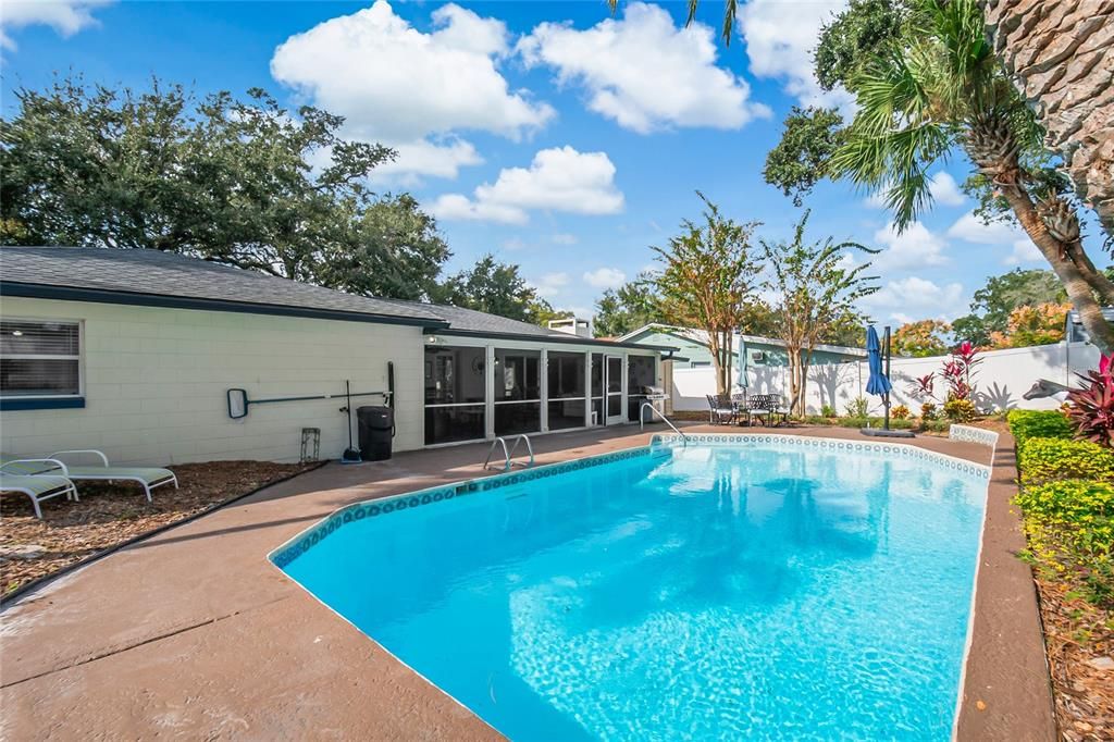 For Sale: $469,995 (4 beds, 2 baths, 1871 Square Feet)