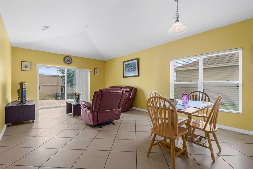 For Sale: $349,990 (4 beds, 2 baths, 1972 Square Feet)