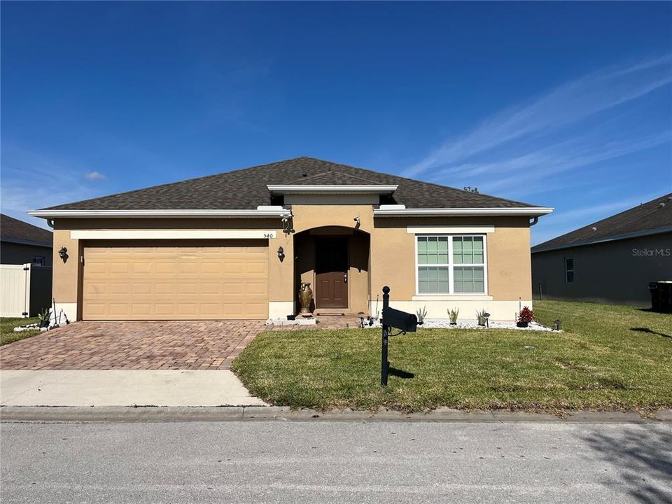 For Sale: $349,990 (4 beds, 2 baths, 1972 Square Feet)