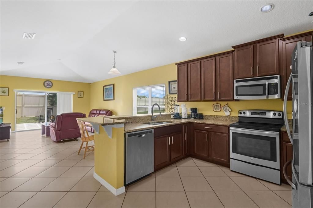 For Sale: $349,990 (4 beds, 2 baths, 1972 Square Feet)