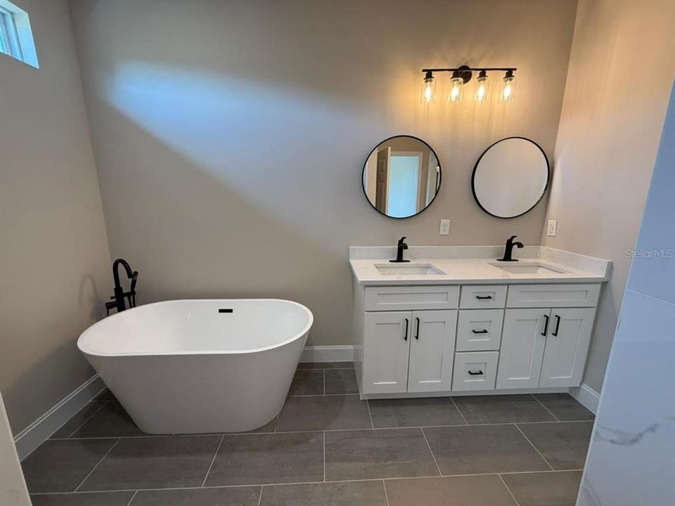 待售: $309,900 (4 贝兹, 2 浴室, 1606 平方英尺)