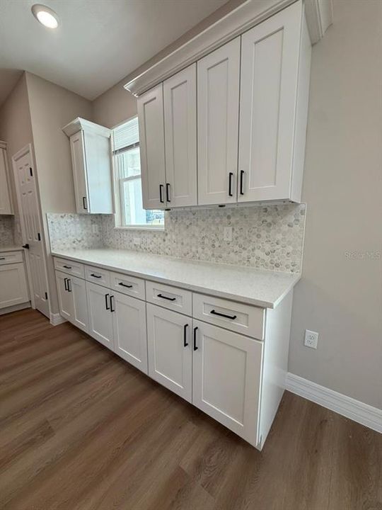 待售: $309,900 (4 贝兹, 2 浴室, 1606 平方英尺)