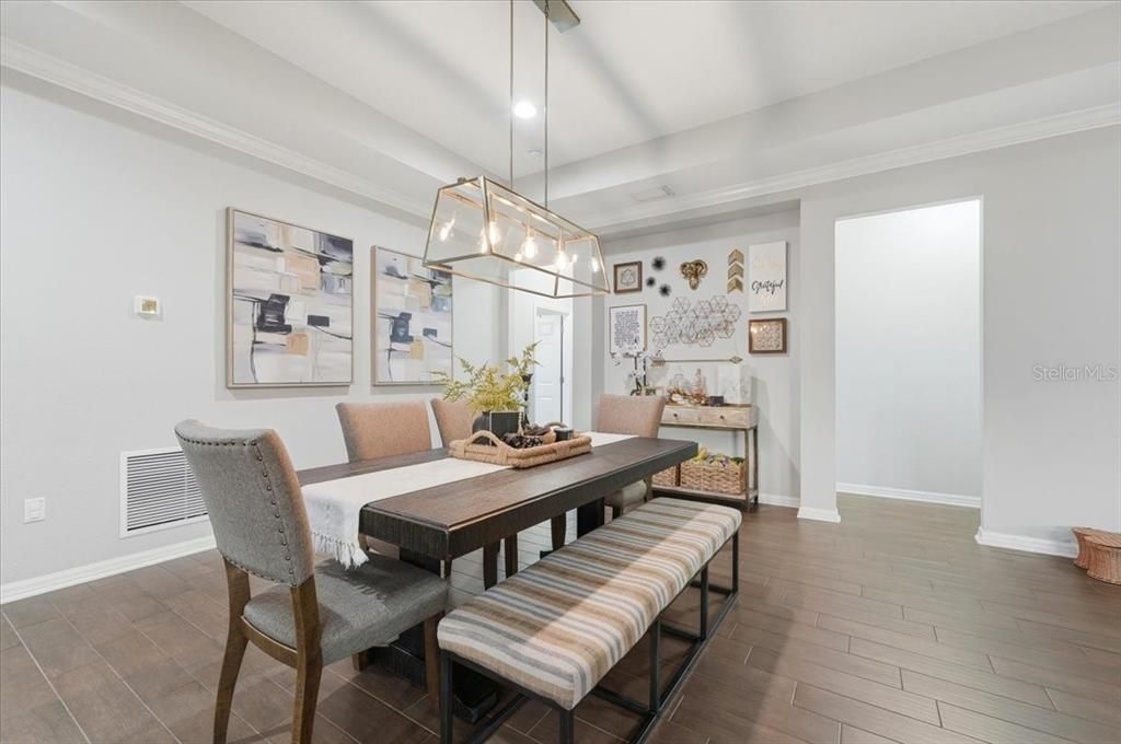 En Venta: $635,000 (4 camas, 3 baños, 2546 Pies cuadrados)