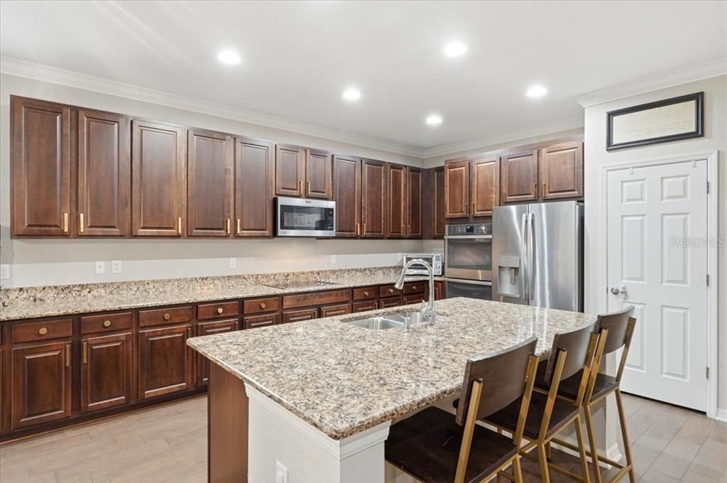 En Venta: $635,000 (4 camas, 3 baños, 2546 Pies cuadrados)