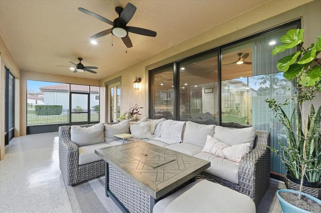 En Venta: $635,000 (4 camas, 3 baños, 2546 Pies cuadrados)