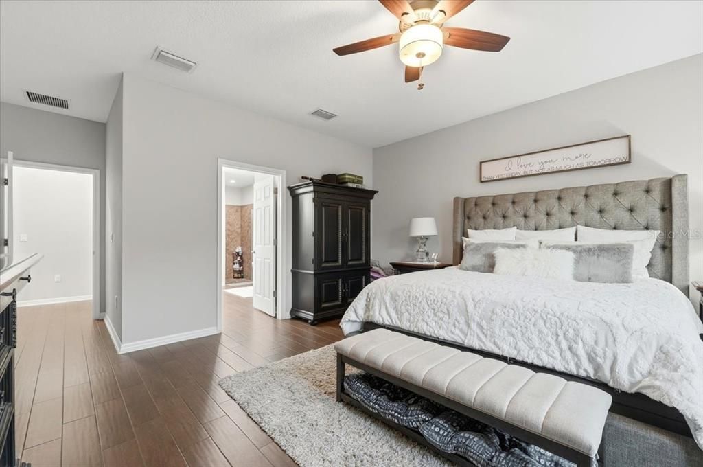 En Venta: $635,000 (4 camas, 3 baños, 2546 Pies cuadrados)