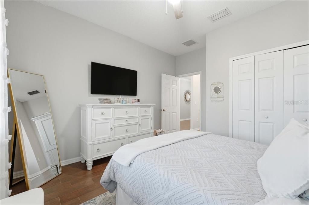 En Venta: $635,000 (4 camas, 3 baños, 2546 Pies cuadrados)