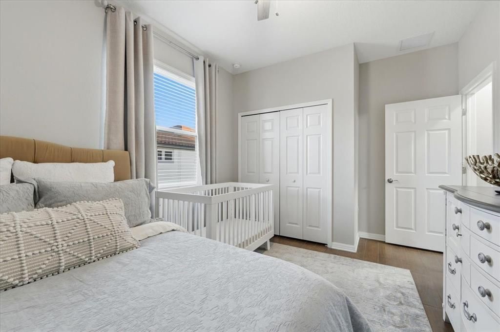 En Venta: $635,000 (4 camas, 3 baños, 2546 Pies cuadrados)