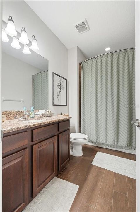 En Venta: $635,000 (4 camas, 3 baños, 2546 Pies cuadrados)