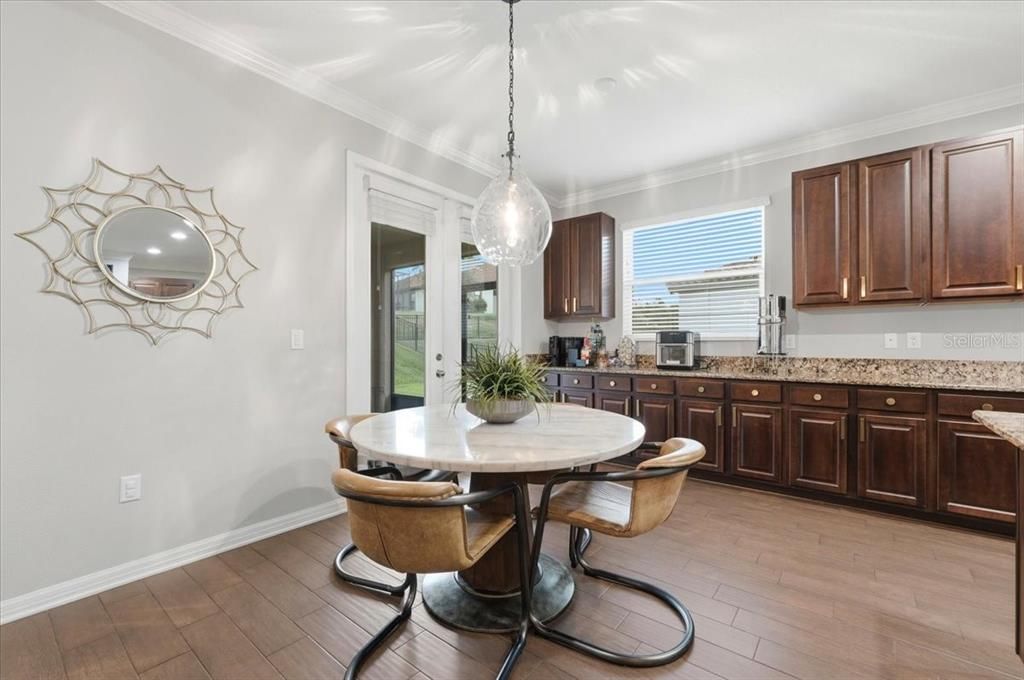 En Venta: $635,000 (4 camas, 3 baños, 2546 Pies cuadrados)