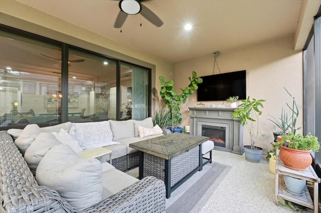 En Venta: $635,000 (4 camas, 3 baños, 2546 Pies cuadrados)