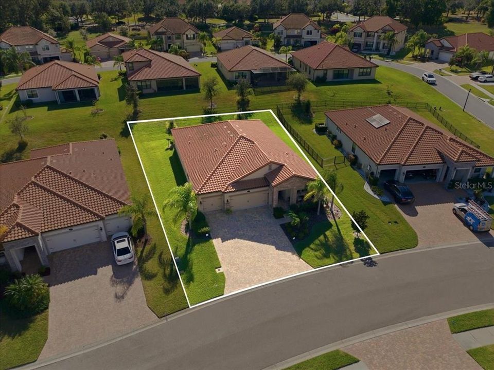 En Venta: $635,000 (4 camas, 3 baños, 2546 Pies cuadrados)