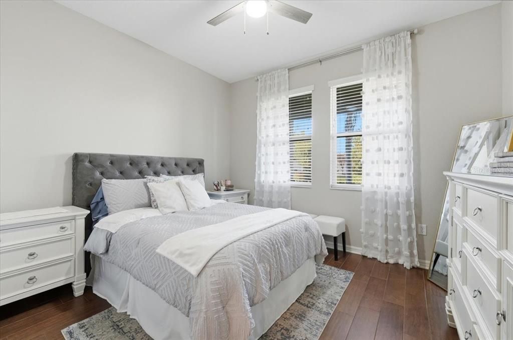 En Venta: $635,000 (4 camas, 3 baños, 2546 Pies cuadrados)