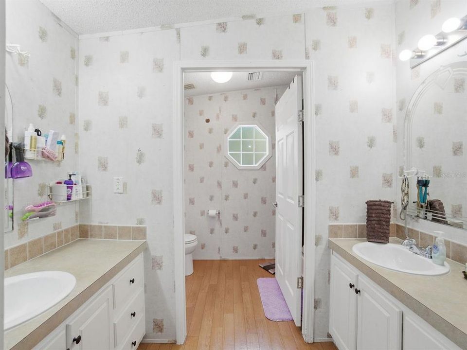 En Venta: $229,900 (2 camas, 2 baños, 1404 Pies cuadrados)