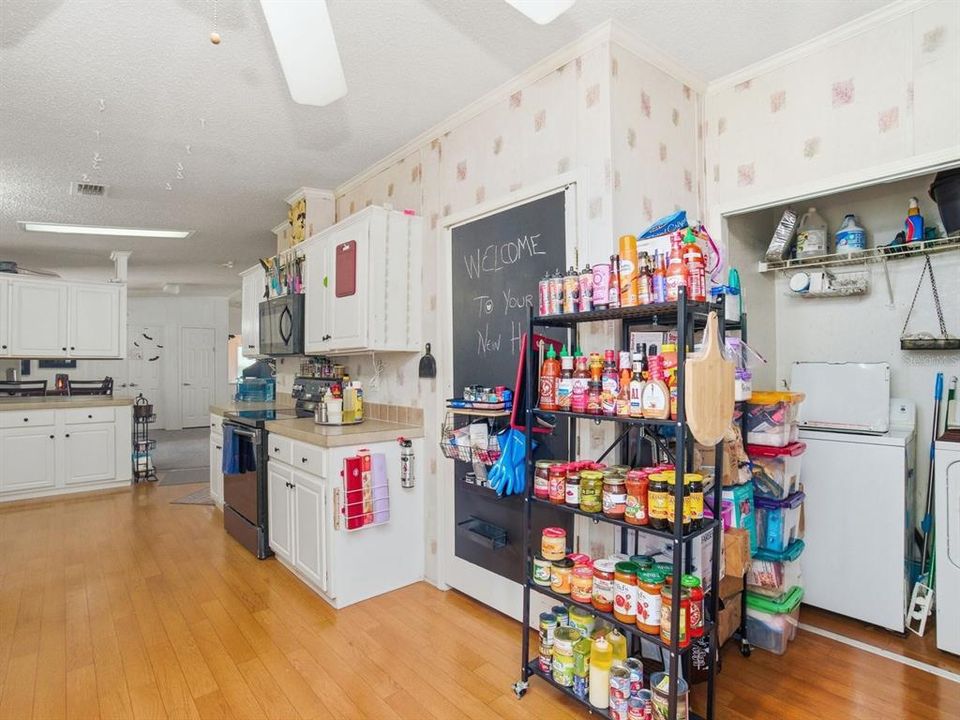 En Venta: $229,900 (2 camas, 2 baños, 1404 Pies cuadrados)