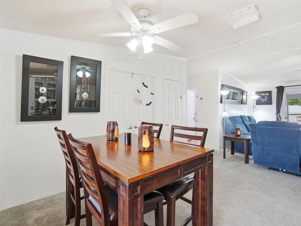 En Venta: $229,900 (2 camas, 2 baños, 1404 Pies cuadrados)