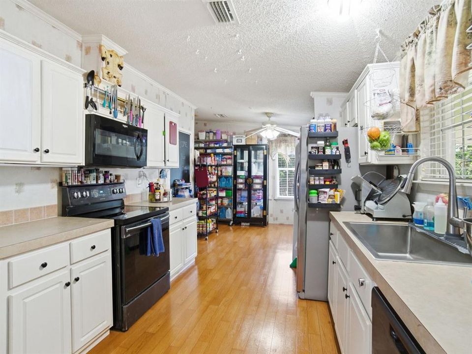 En Venta: $229,900 (2 camas, 2 baños, 1404 Pies cuadrados)