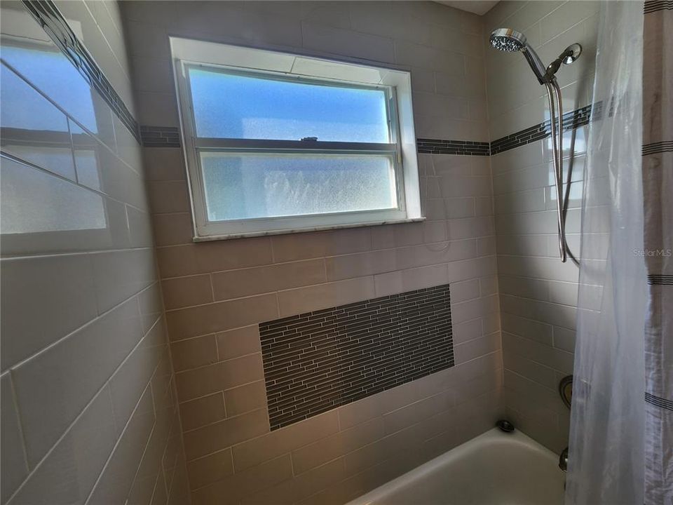 For Rent: $2,400 (2 beds, 2 baths, 1346 Square Feet)