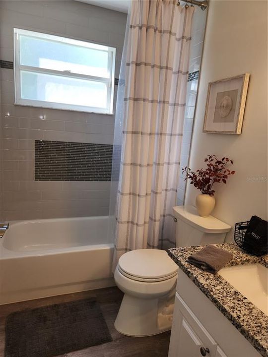 For Rent: $2,400 (2 beds, 2 baths, 1346 Square Feet)