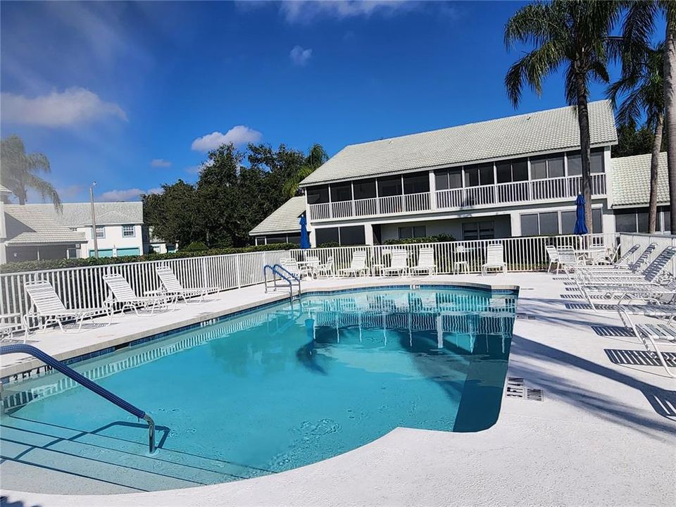 For Rent: $2,400 (2 beds, 2 baths, 1346 Square Feet)