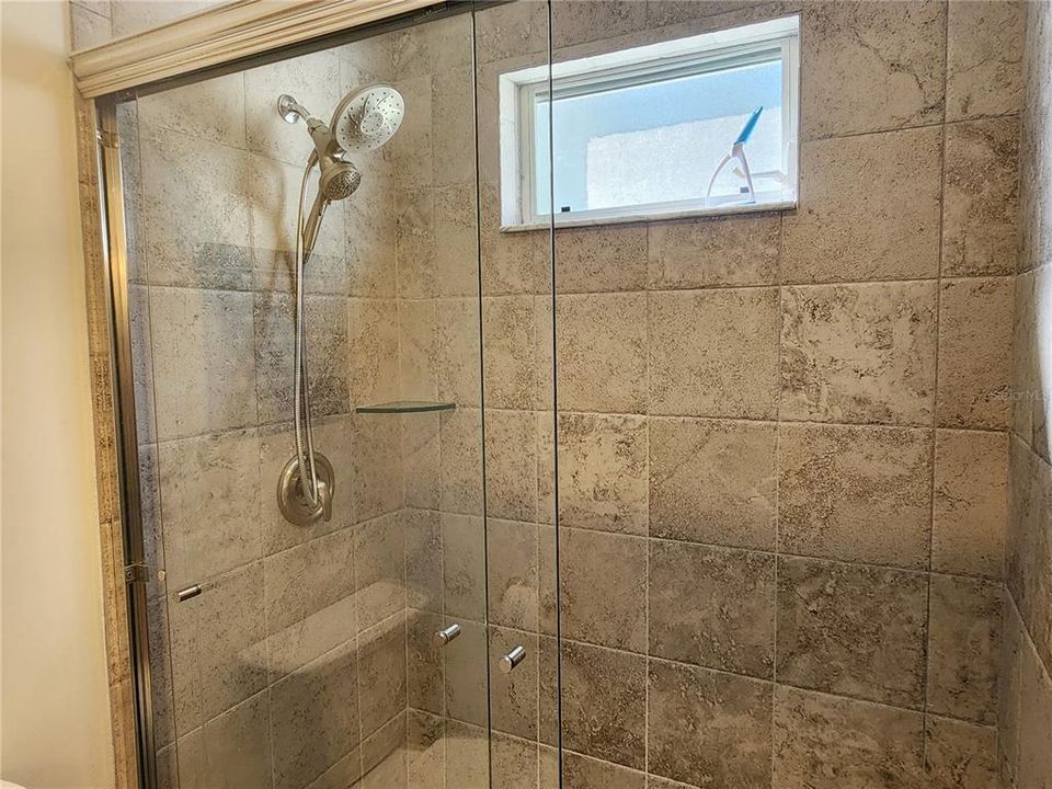 For Rent: $2,400 (2 beds, 2 baths, 1346 Square Feet)