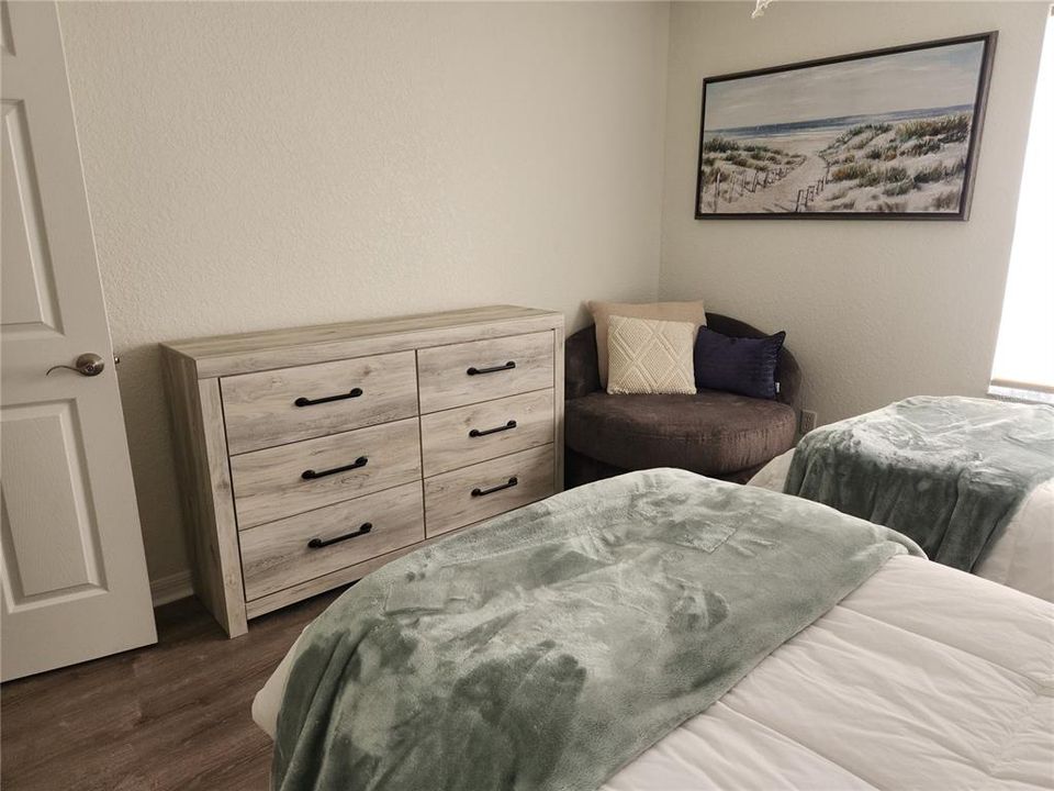 For Rent: $2,400 (2 beds, 2 baths, 1346 Square Feet)