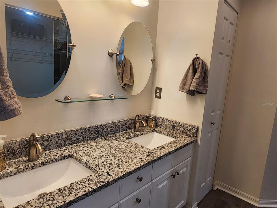 For Rent: $2,400 (2 beds, 2 baths, 1346 Square Feet)