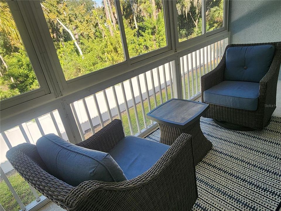 For Rent: $2,400 (2 beds, 2 baths, 1346 Square Feet)