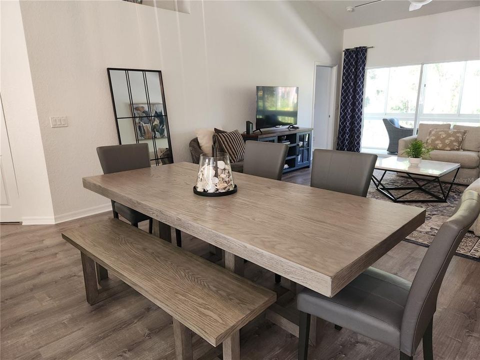 For Rent: $2,400 (2 beds, 2 baths, 1346 Square Feet)