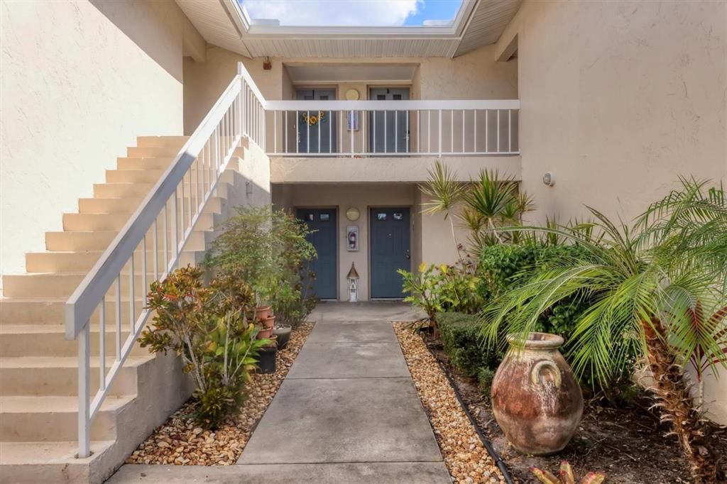 待售: $219,000 (2 贝兹, 2 浴室, 875 平方英尺)