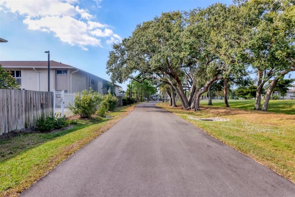 待售: $219,000 (2 贝兹, 2 浴室, 875 平方英尺)