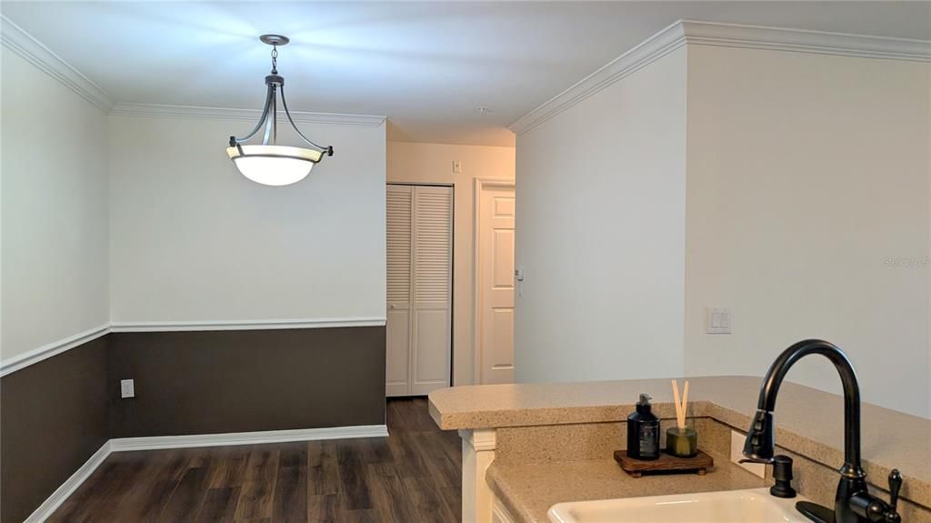 待售: $210,000 (2 贝兹, 1 浴室, 871 平方英尺)