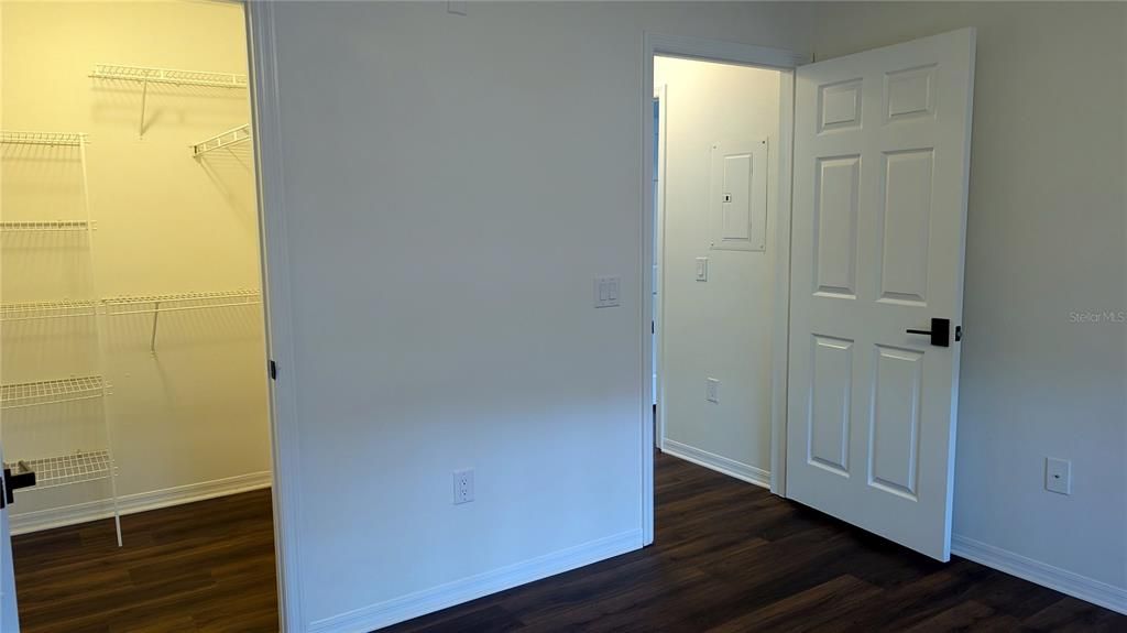 待售: $210,000 (2 贝兹, 1 浴室, 871 平方英尺)