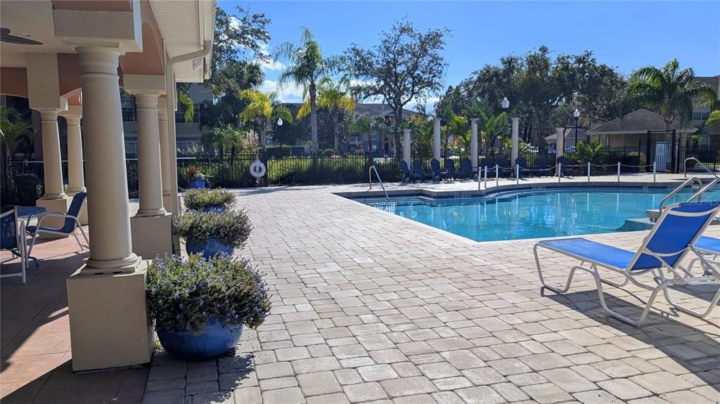 待售: $210,000 (2 贝兹, 1 浴室, 871 平方英尺)