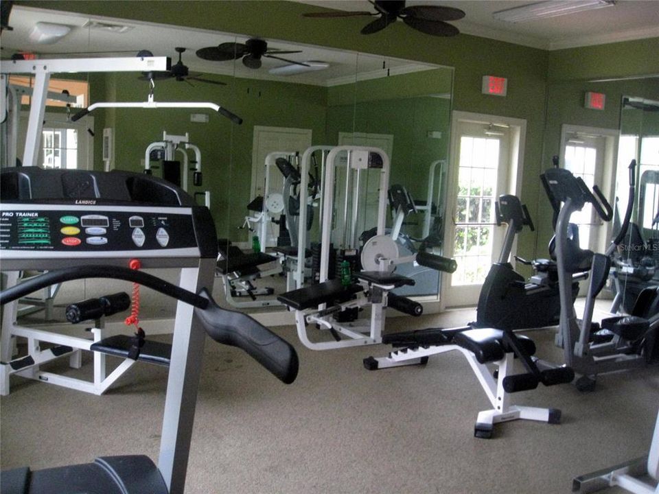 待售: $210,000 (2 贝兹, 1 浴室, 871 平方英尺)