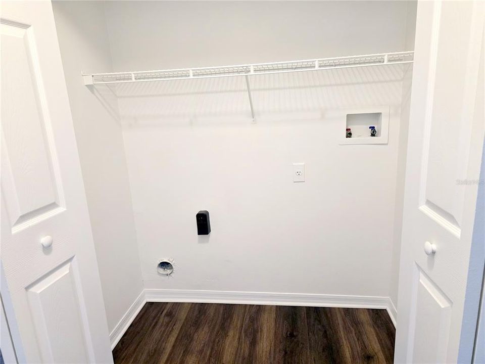 待售: $210,000 (2 贝兹, 1 浴室, 871 平方英尺)