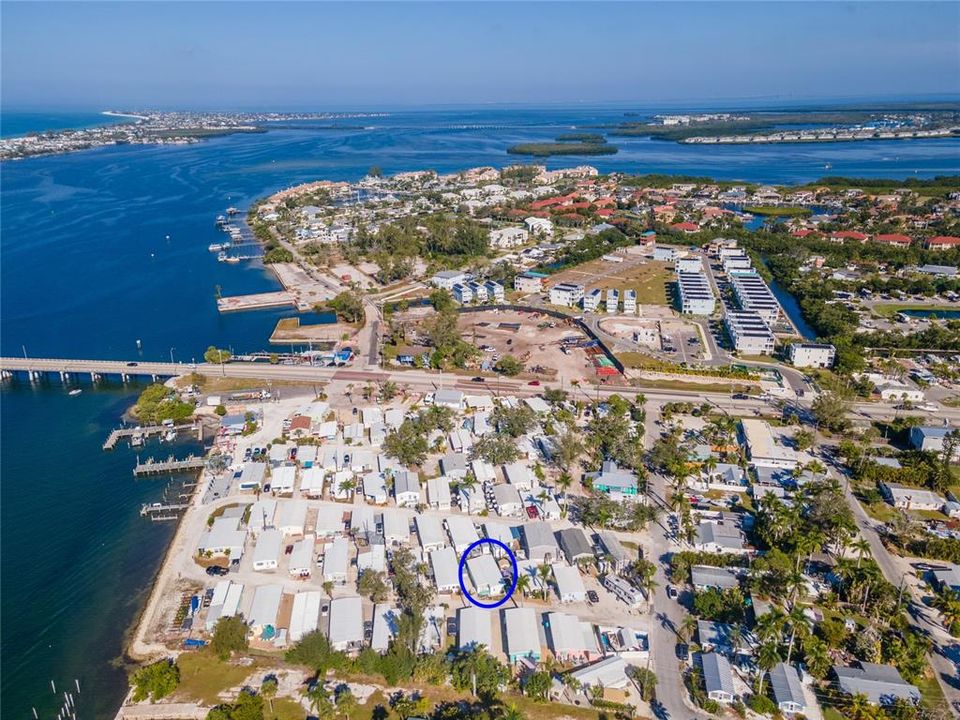 For Sale: $224,900 (2 beds, 2 baths, 795 Square Feet)