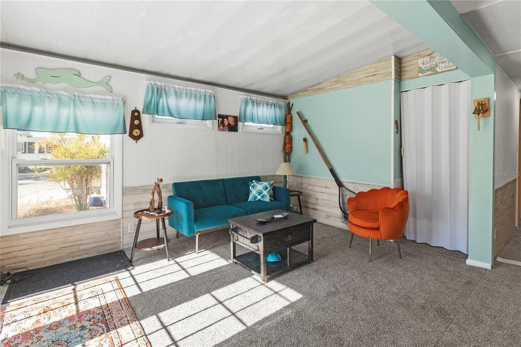 For Sale: $224,900 (2 beds, 2 baths, 795 Square Feet)