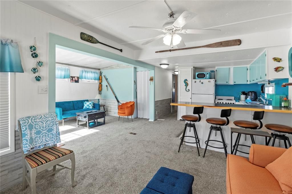 For Sale: $224,900 (2 beds, 2 baths, 795 Square Feet)