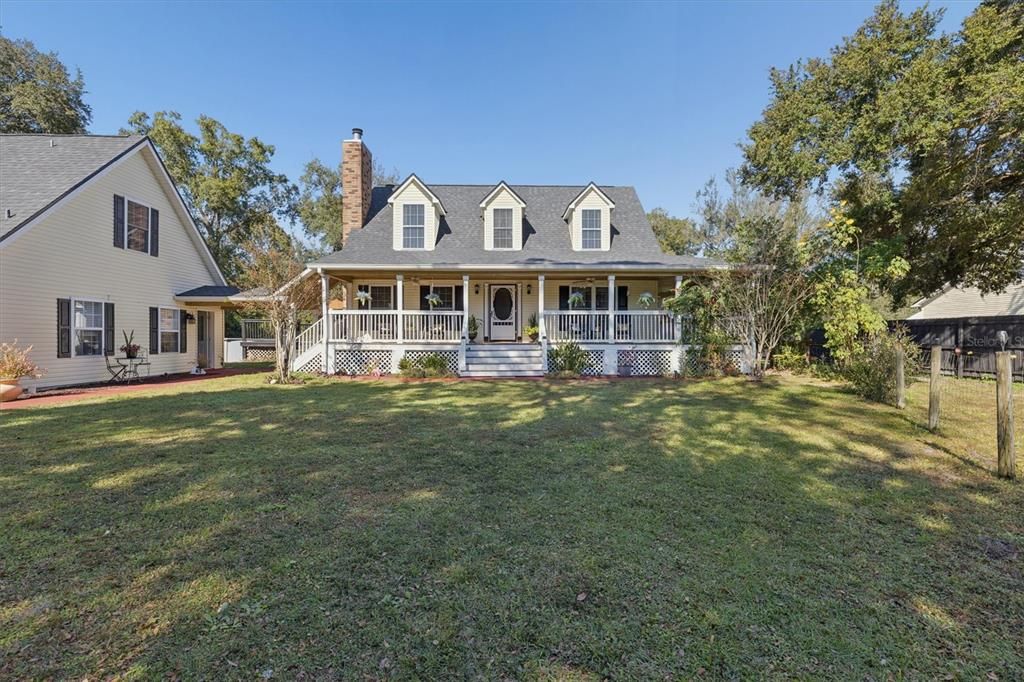 For Sale: $800,000 (4 beds, 3 baths, 2078 Square Feet)