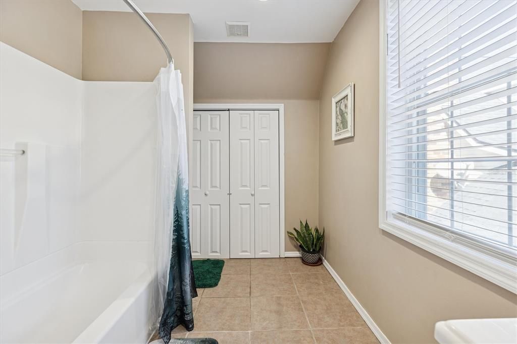 For Sale: $800,000 (4 beds, 3 baths, 2078 Square Feet)