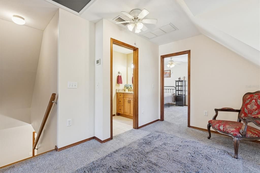 For Sale: $800,000 (4 beds, 3 baths, 2078 Square Feet)