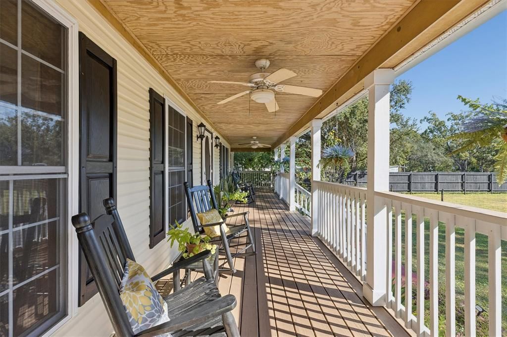 For Sale: $800,000 (4 beds, 3 baths, 2078 Square Feet)