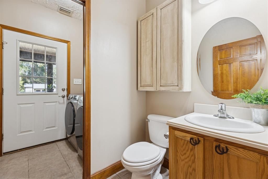 For Sale: $800,000 (4 beds, 3 baths, 2078 Square Feet)