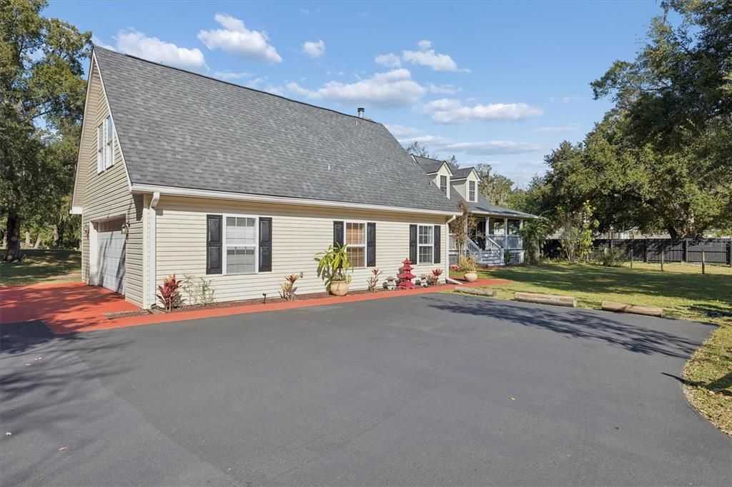 For Sale: $800,000 (4 beds, 3 baths, 2078 Square Feet)